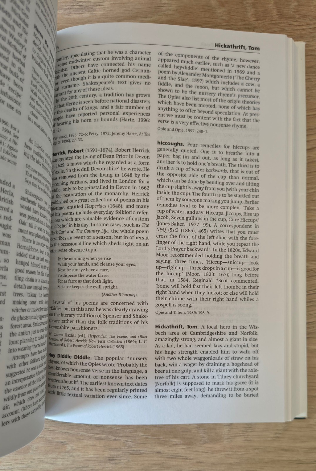 A Dictionary of English Folklore, Oxford 2000 Hardcover Edition, Simpson & Roud