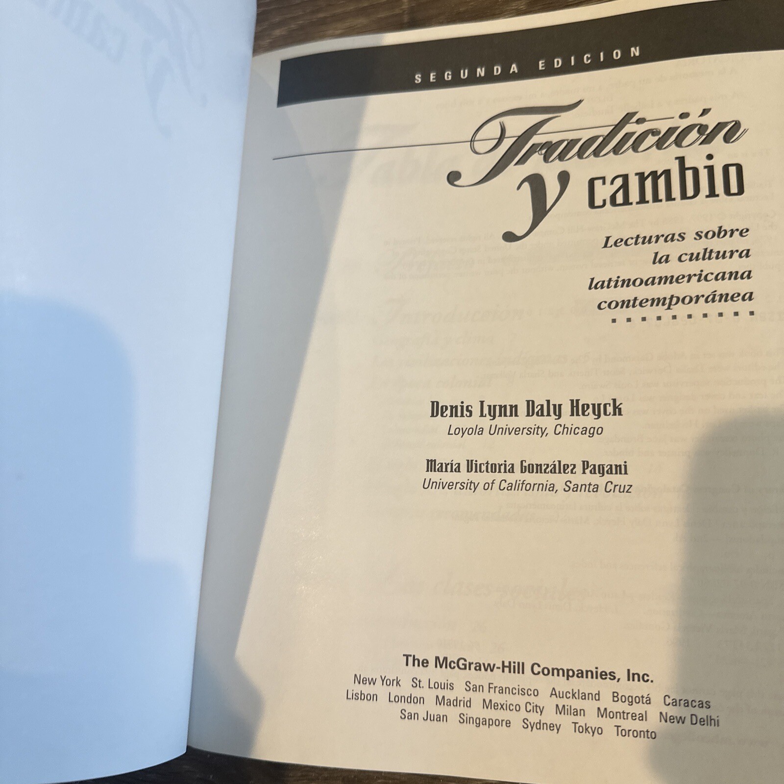 Tradición y cambio: Lecturas sob… by González Pagani, Mar Paperback / softback
