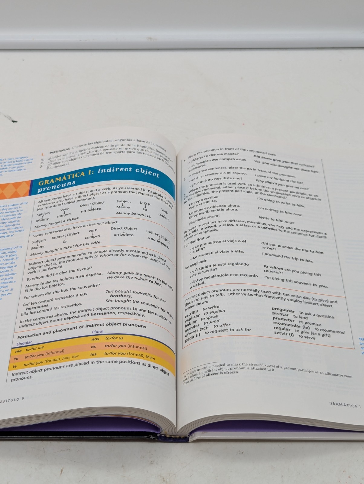 Plazas : Lugar de encuentro para la hispanidad 2001 Hardcover Instructor’s