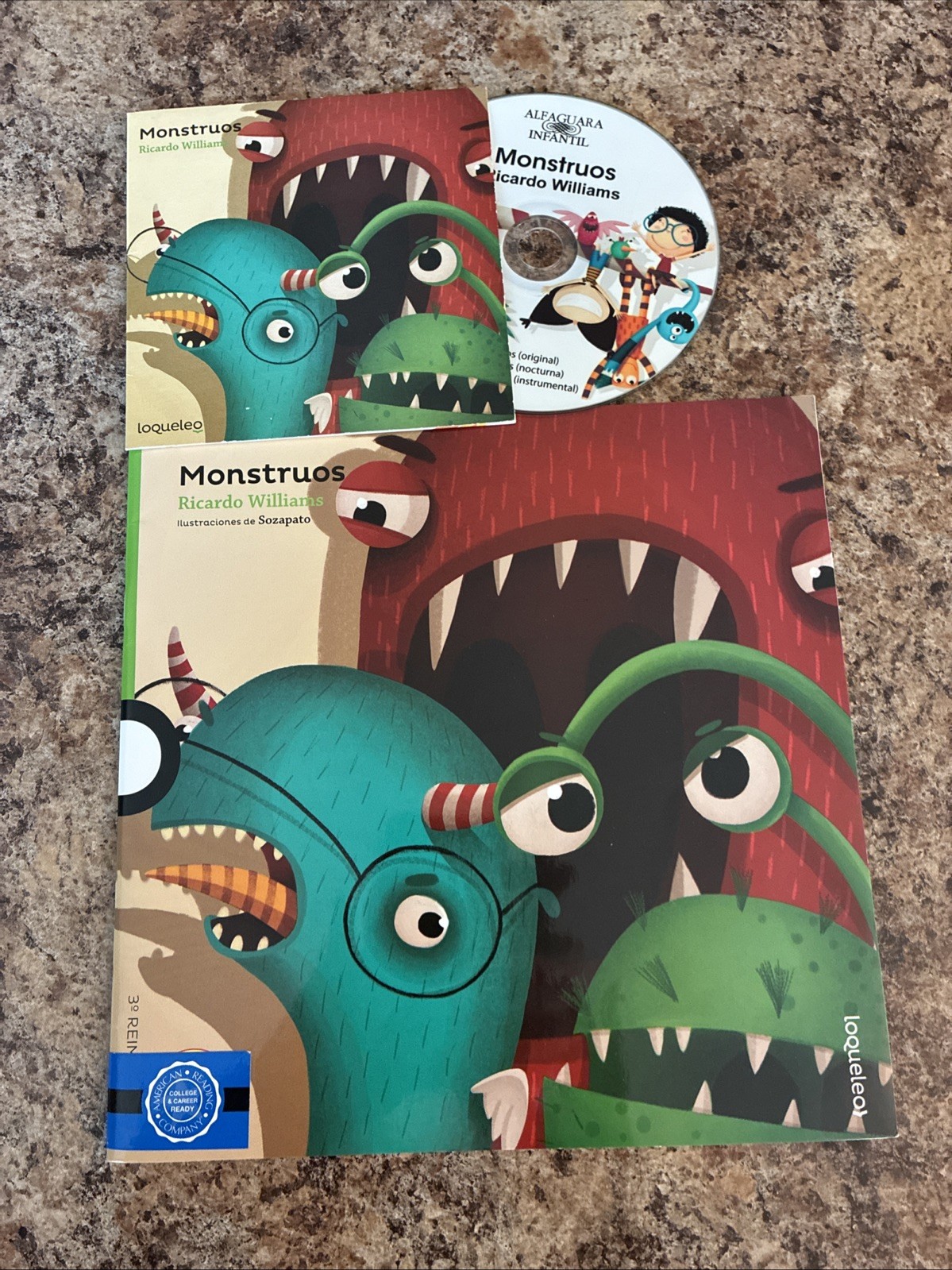 SPANISH Childrens Book With Audio CD -MONSTRUOS