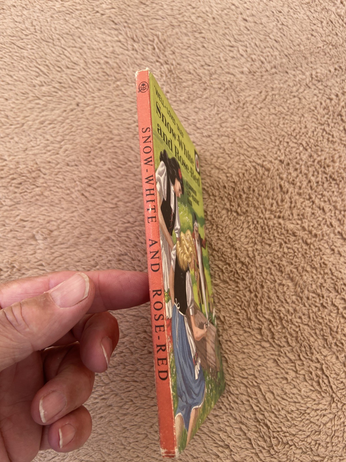 LADYBIRD BOOK – Well Loved Tales: Snow White and Rose Red 15p 606d WLT