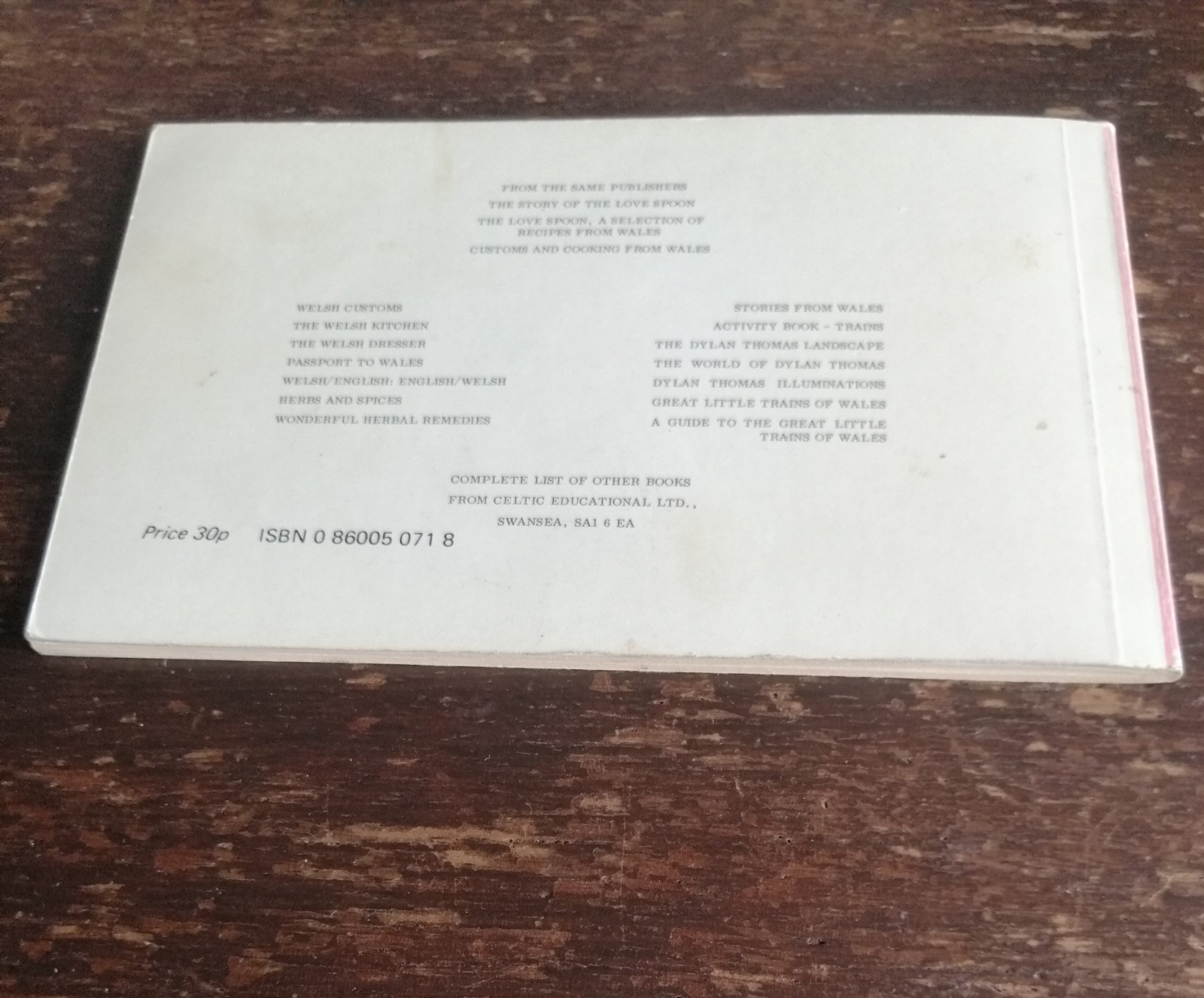 Vintage 1978 Welsh-English Revised Phrase Book, Degwel Owen, Celtic Educational
