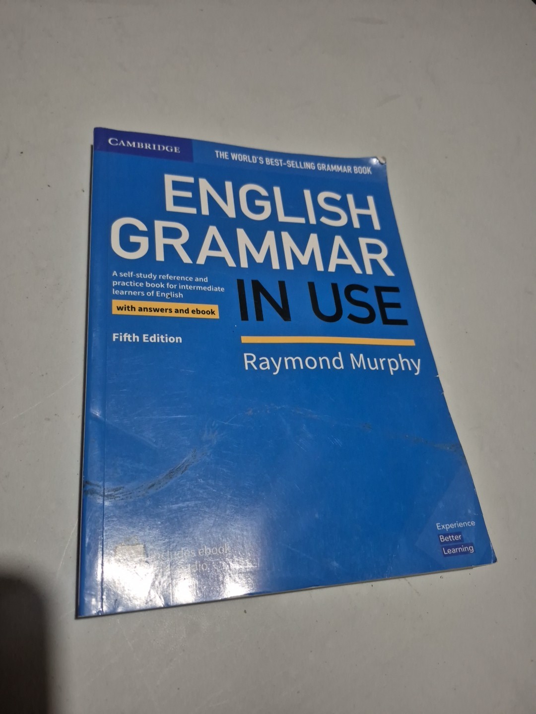 English Grammar in Use Book with Answers: A Self-study Reference and Practice Bo
