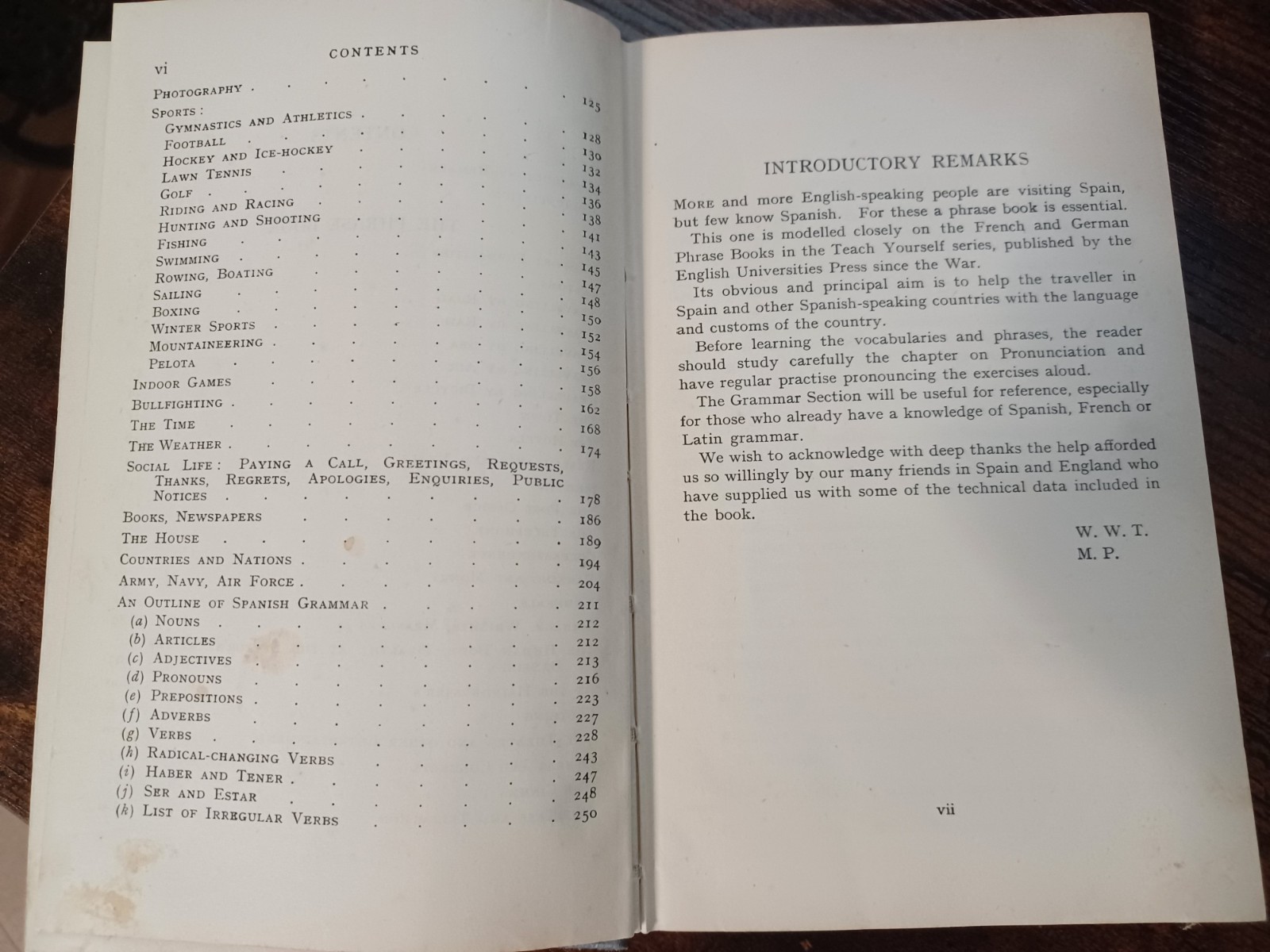 Teach Yourself Books: Spanish Phrase Book; English Universities Press Ltd.