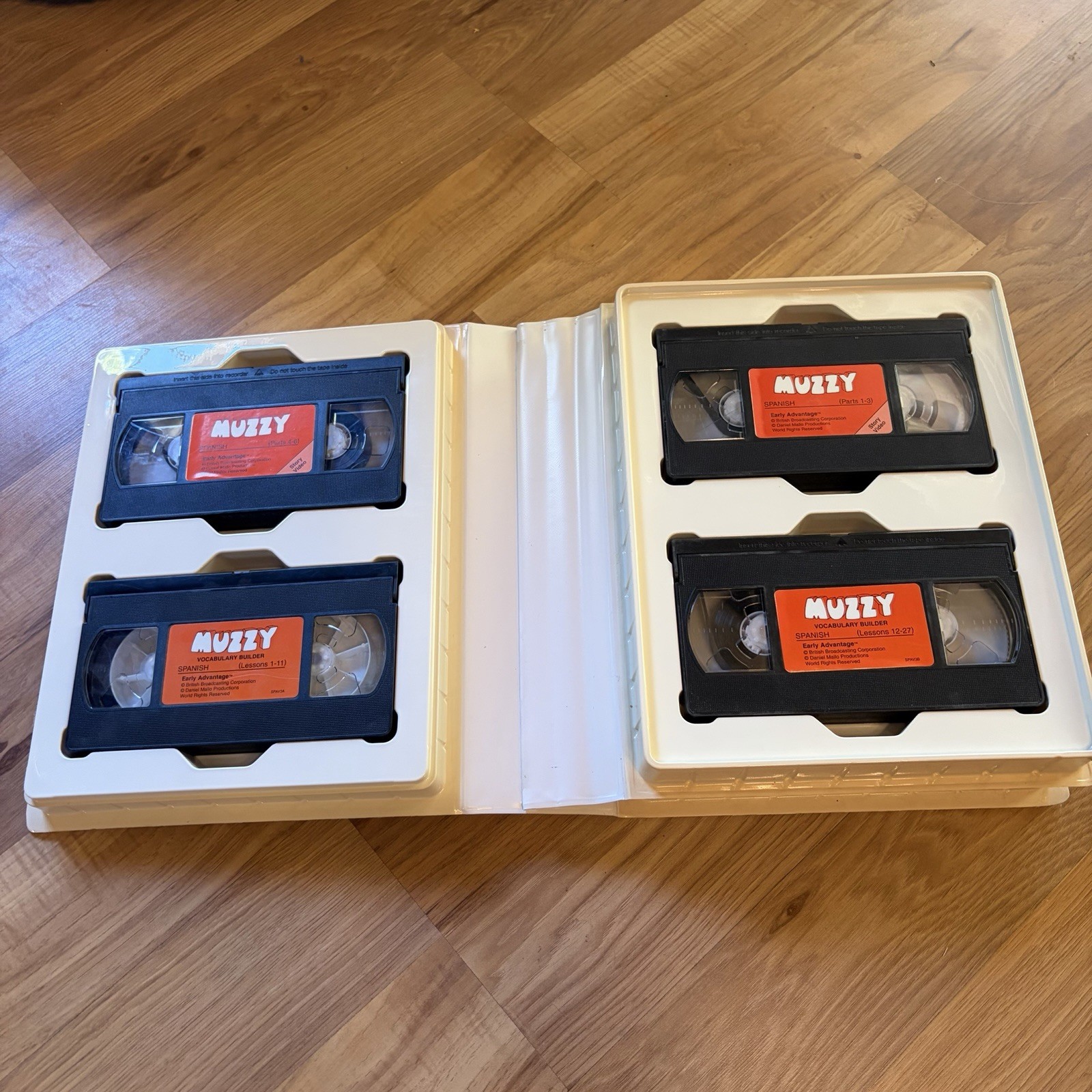 Muzzy, The BBC Spanish Language Course for Children 4 VHS, 2 Cassettes 90’s