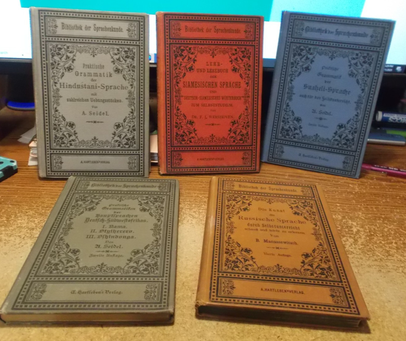 5 – Library of Linguistics – Siamese, Hindustani, Swahili & Russian – in German