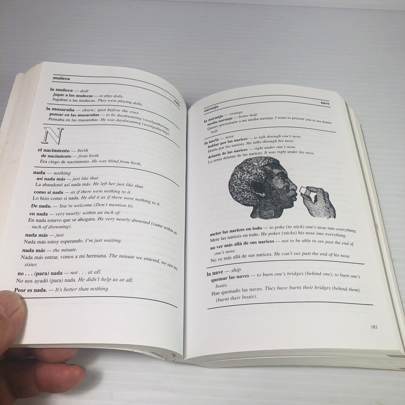 2 lot Spanish/English books 2001 Spanish & English Idioms and 201 Spanish Verbs