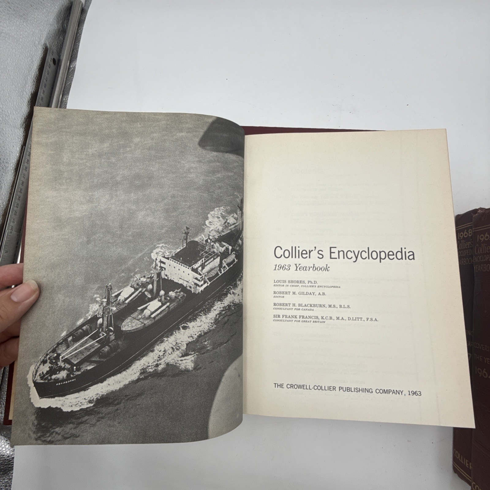 Collier’s Encyclopedia Vol 1-20 FULL SET 1960 VTG Black & Red + 5 Yearbooks