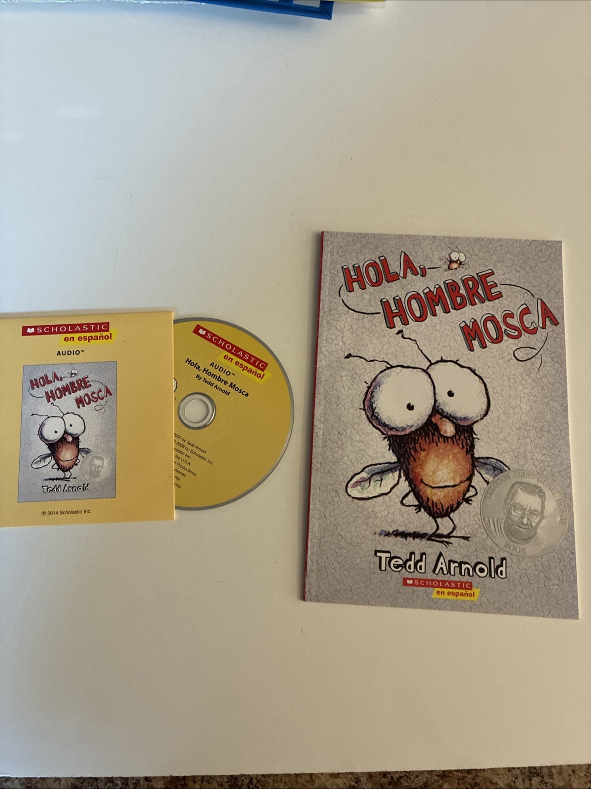 SPANISH Childrens Book With Audio CD -HOLA, HOMBRE MOSCA