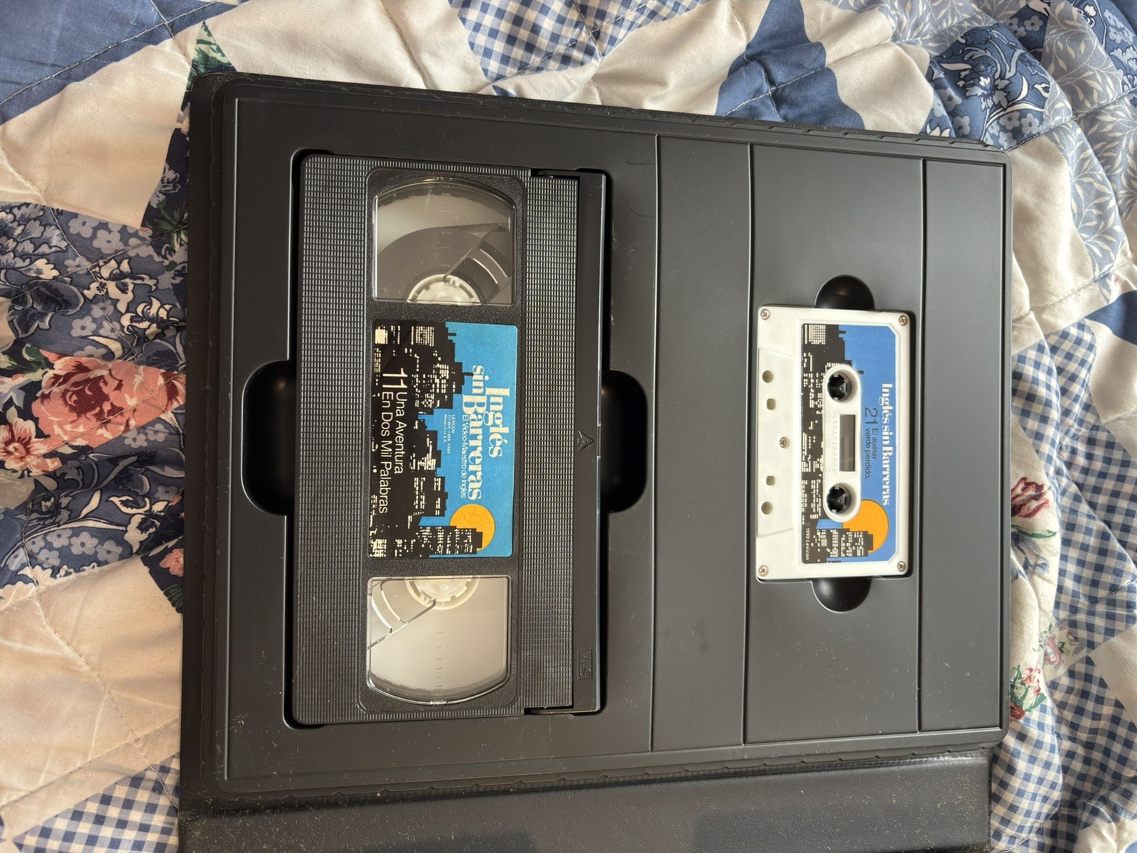 Ingles sin Barreras 11: Una Aventura En Dos Mil Palabras Cassette, VHS, textbook