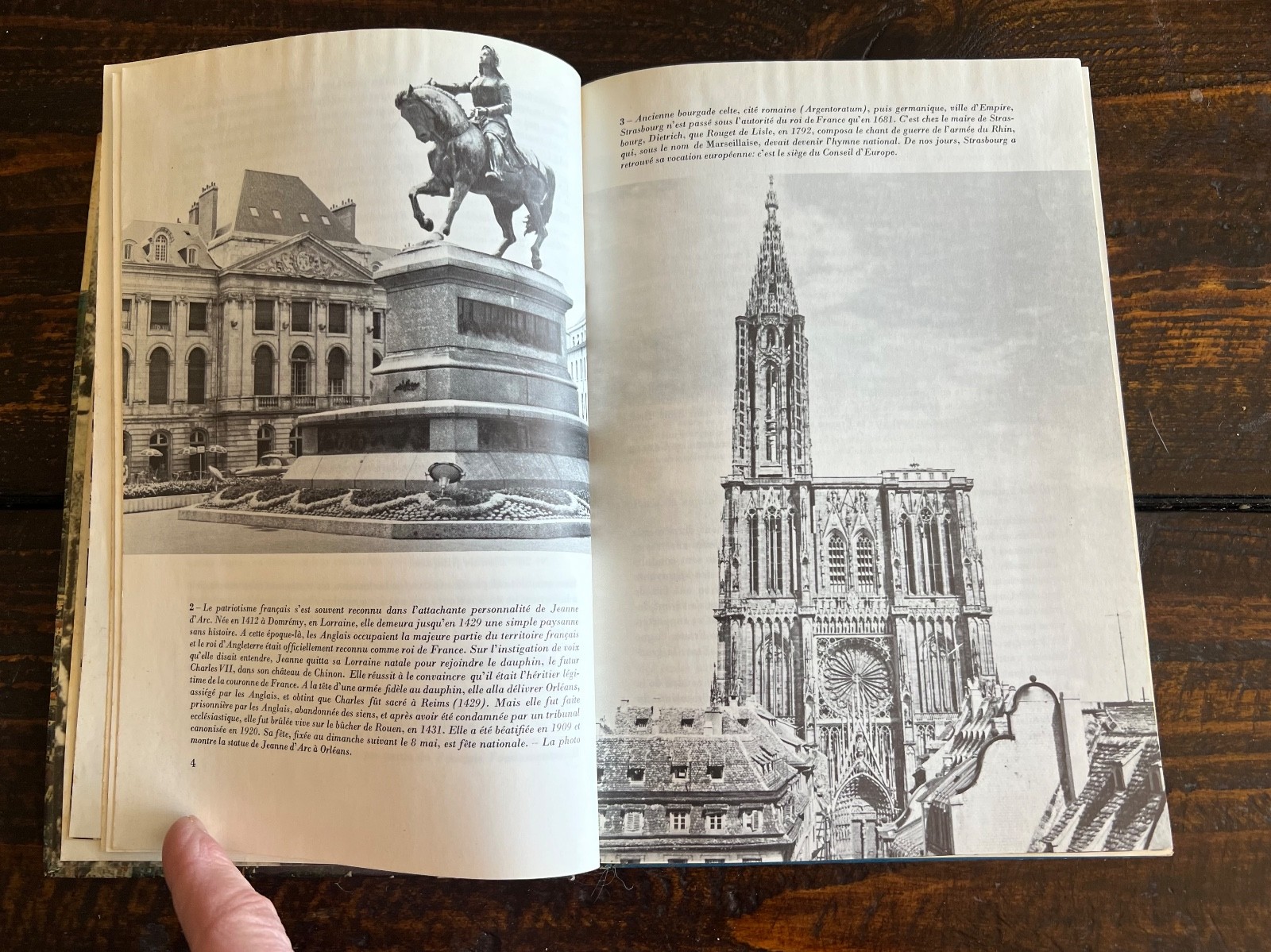 French Study Student Études Française / Salut Lectures German – French workbook