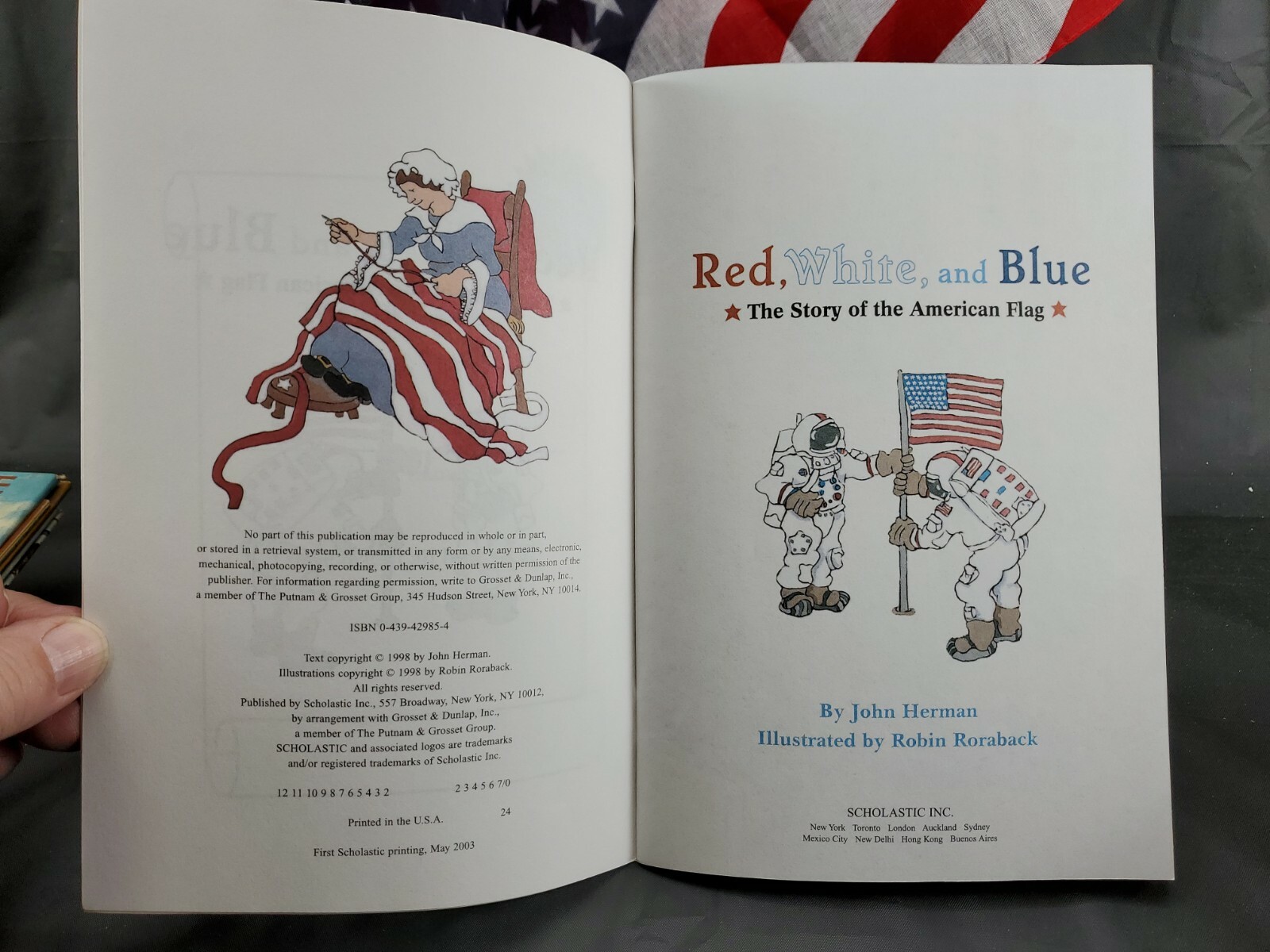 Red, White And Blue, The Story Of The American Flag 2003 Paperback FREE SHIPPING