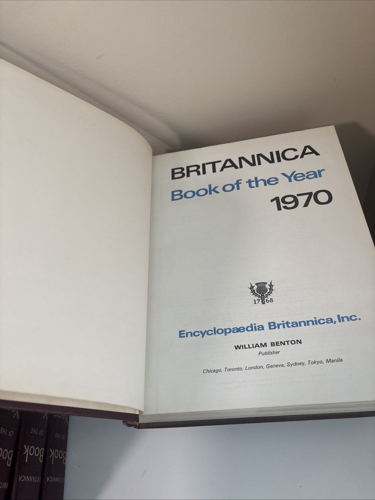 Britannica Book Of The Year 1965-1974 Events From Hardback Leather Set Of 10