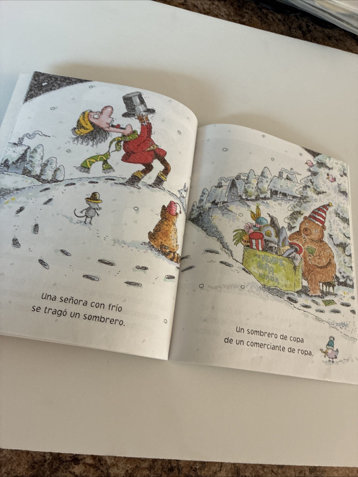 SPANISH Childrens Book/Audio CD -UNA SEÑORA CON FRÍO SE TRAGÓ UN POCO DE NIEVE!