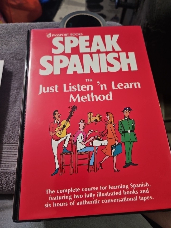 Passport Books Just Listen ‘n Learn Spanish 3 Cassette Tapes & Illustrated Book