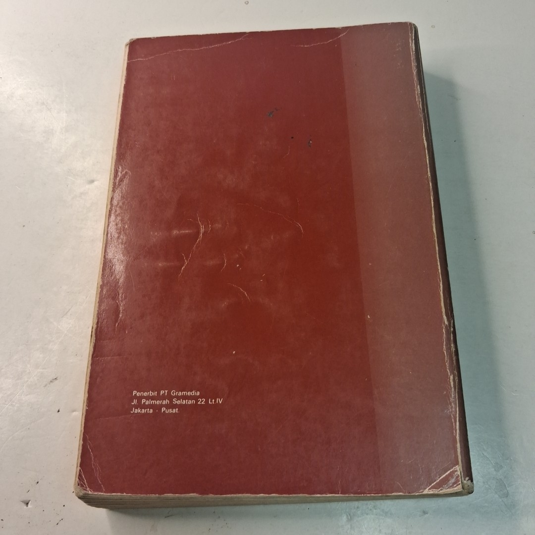 An Indonesian-English Dictionary by John M. Echols & Hassan Shadily TPB 1985