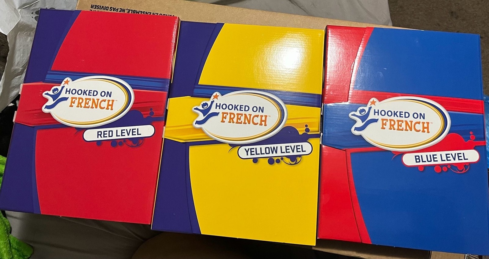 Hooked on French 3-Level Program (Red, Yellow, and Blue Levels)