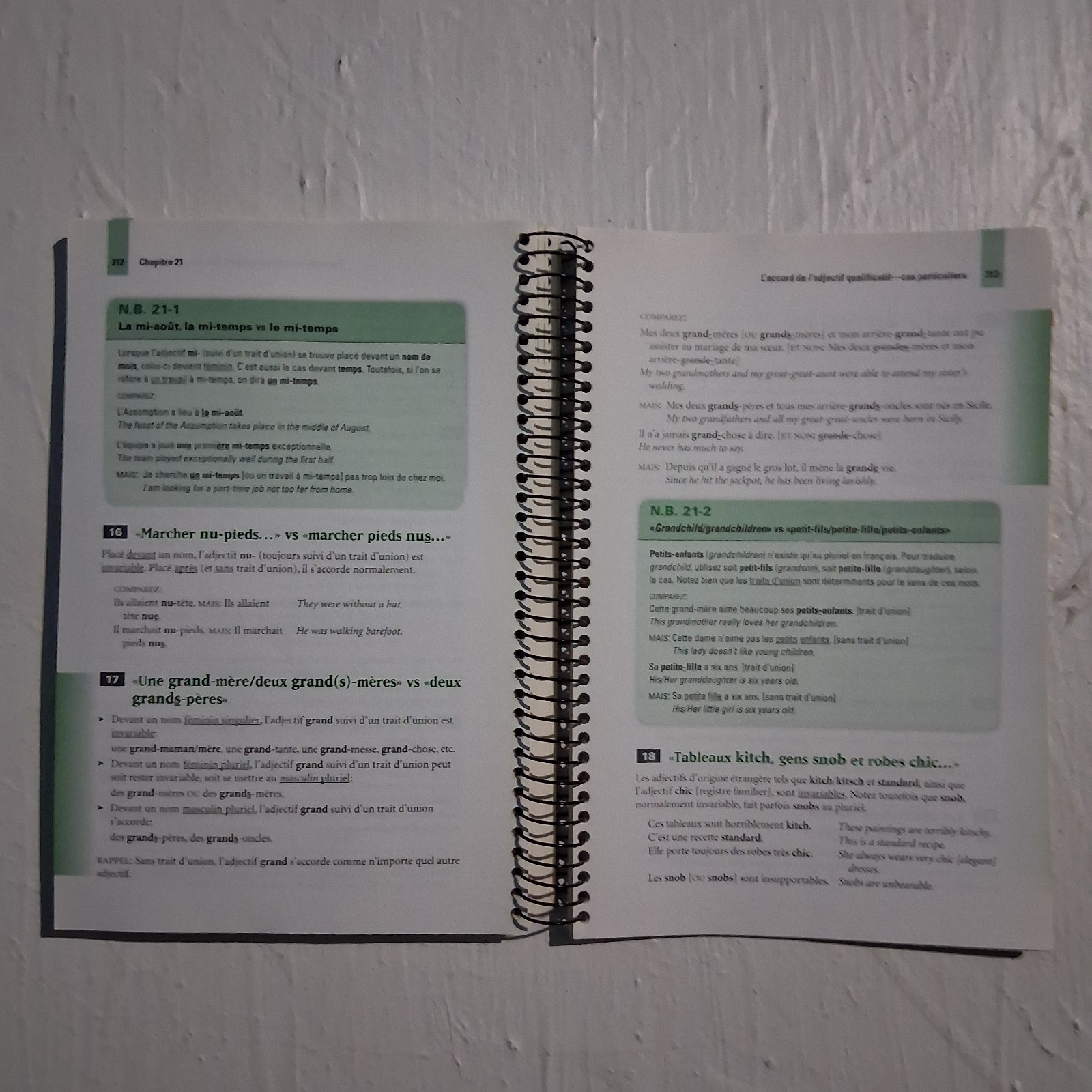 Contrastes : Grammaire du Français Courant Spiral Denise Rochat
