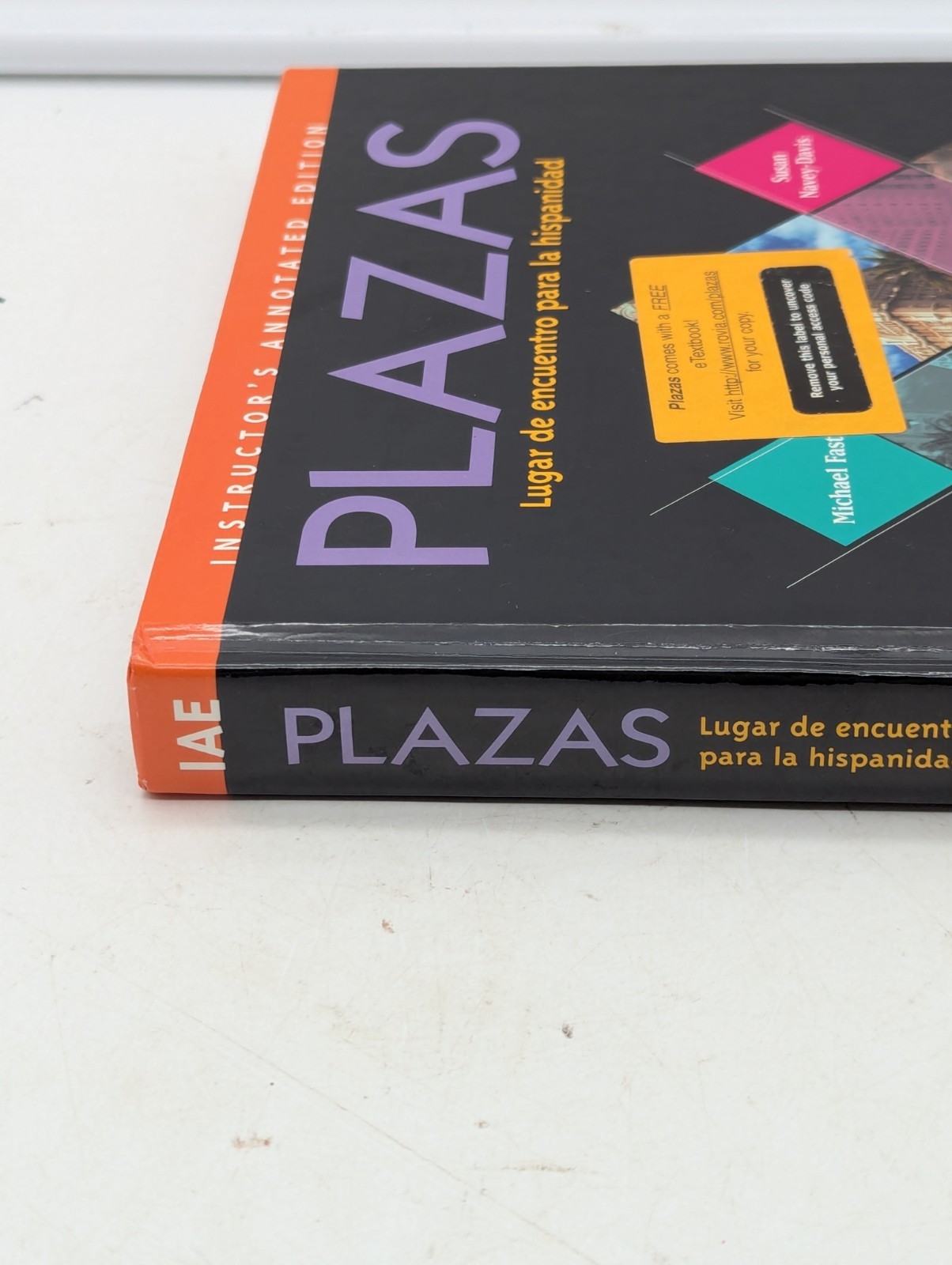 Plazas : Lugar de encuentro para la hispanidad 2001 Hardcover Instructor’s