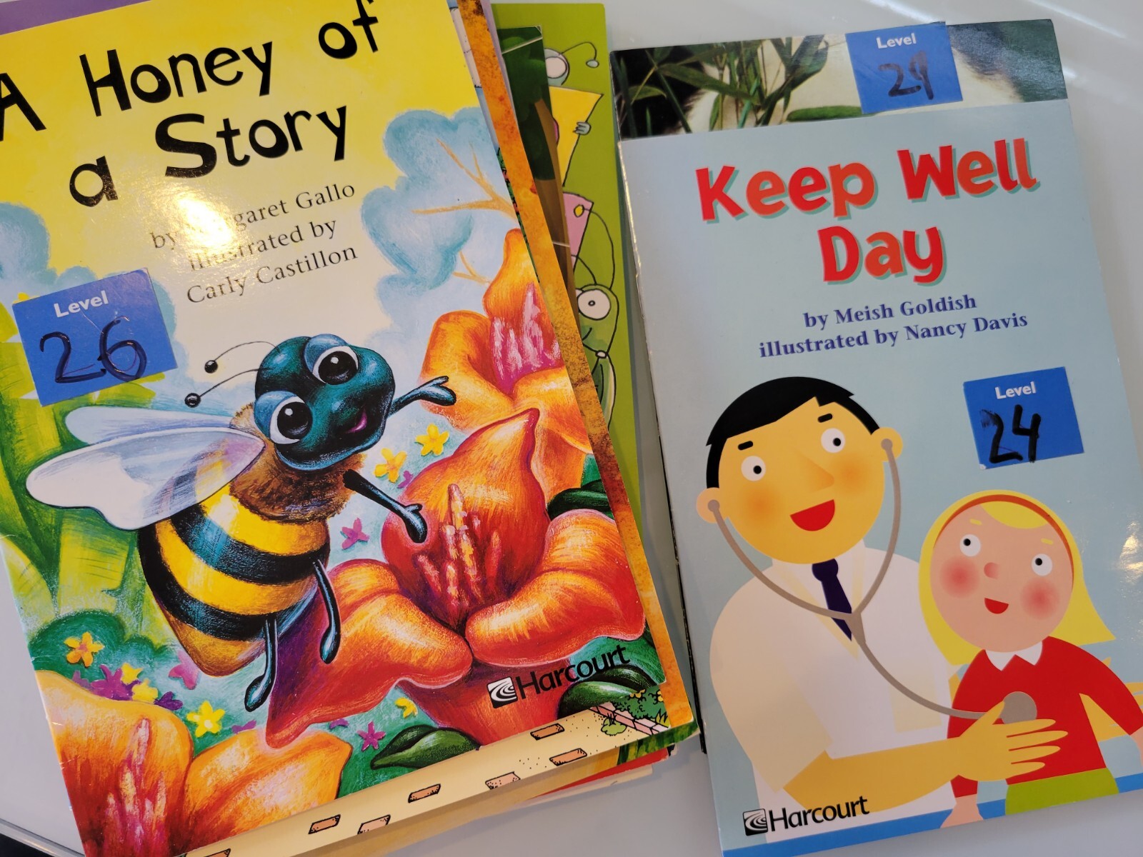 Harcourt Reading Level Fluent Reader Books, Mixed Lot Of 17 children’s books