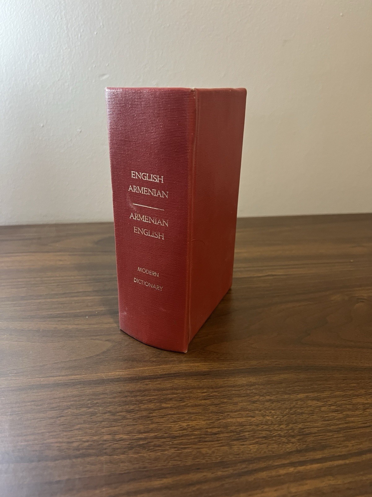 ENGLISH-ARMENIAN ARMENIAN-ENGLISH MODERN DICTIONARY By Mardiros 1986 HC Vtg