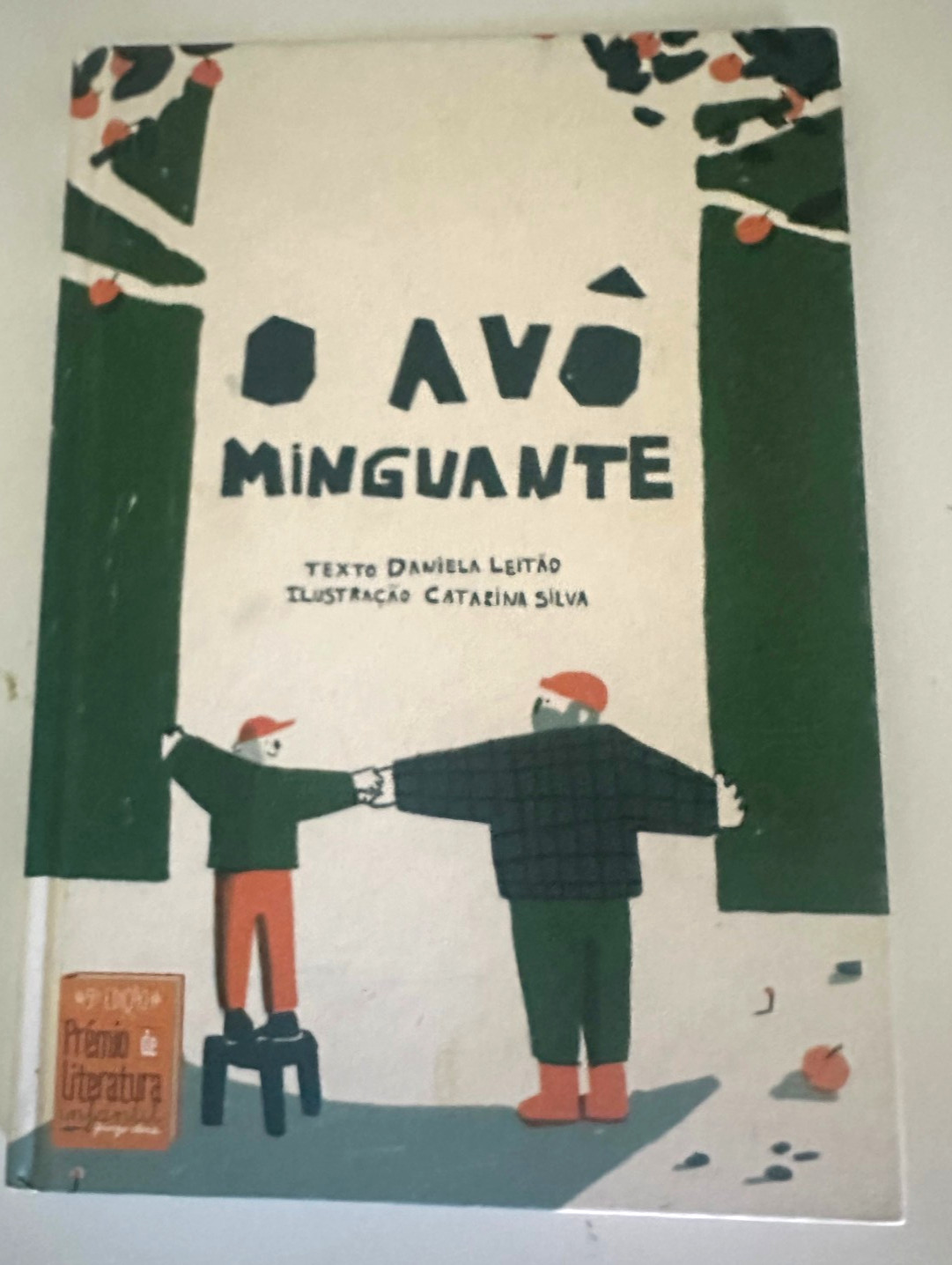 Brazilian Portuguese Children Hardcover Book Avo Minguante