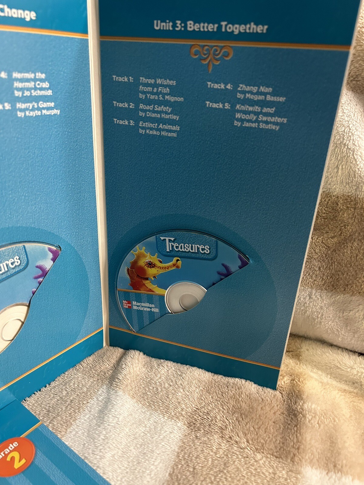 Macmillian/McGraw-Hill Treasures Listening Library Grade 2 Leveled Readers CDs