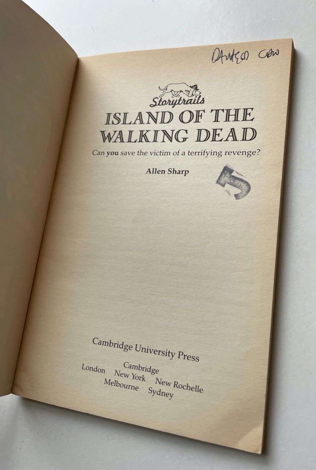 Island of the Walking Dead – Storytrails #21 OOP CYOA – Allen Sharp