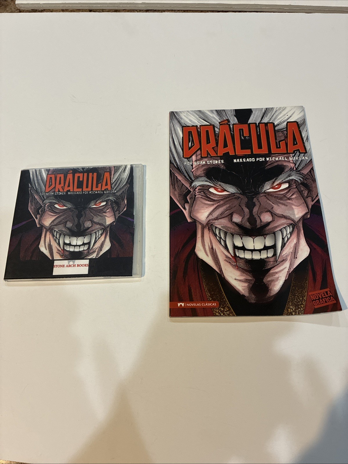 SPANISH Childrens Book With Audio CD -Graphic Novel – DRACULA Novelas Clasicas