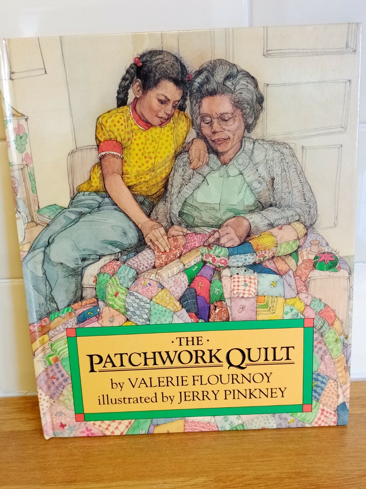 Vintage 1985 1st Edition The Patchwork Quilt, By Valerie Flournoy Hard Back