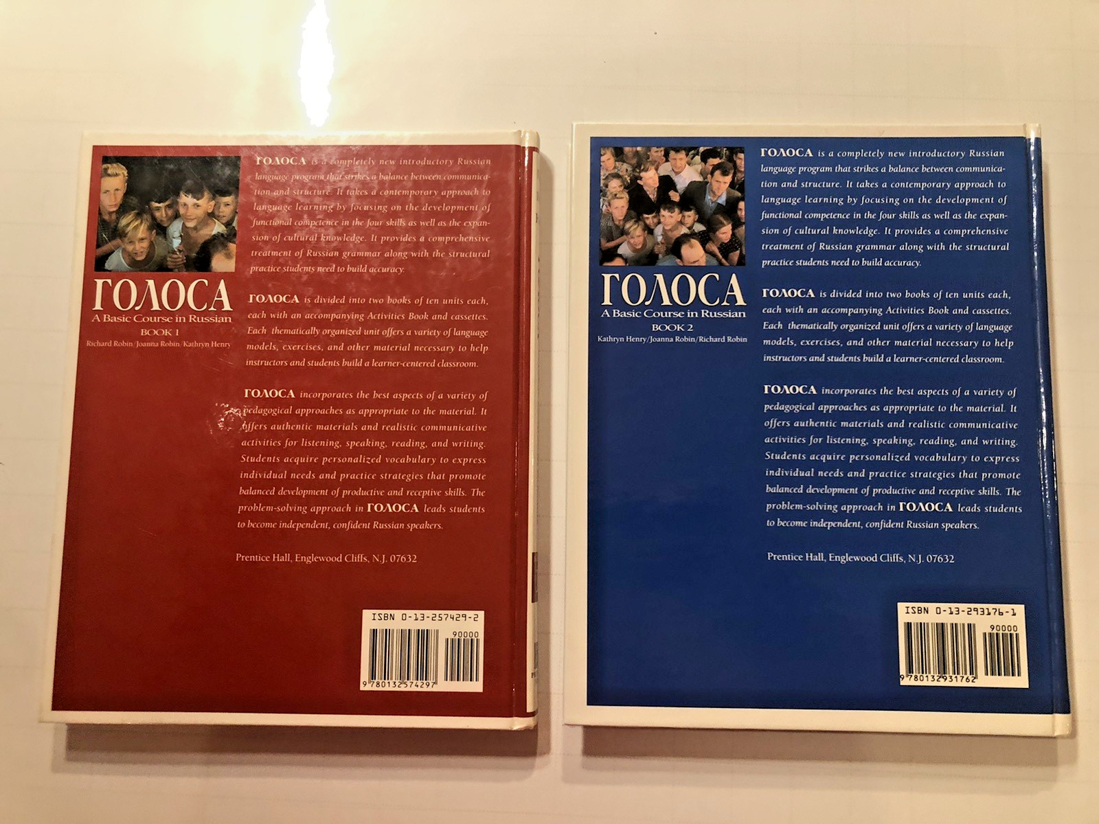 ГОЛОСА: A Basic Course in Russian Volumes 1 & 2 1st Edition 1994 Fine Condition