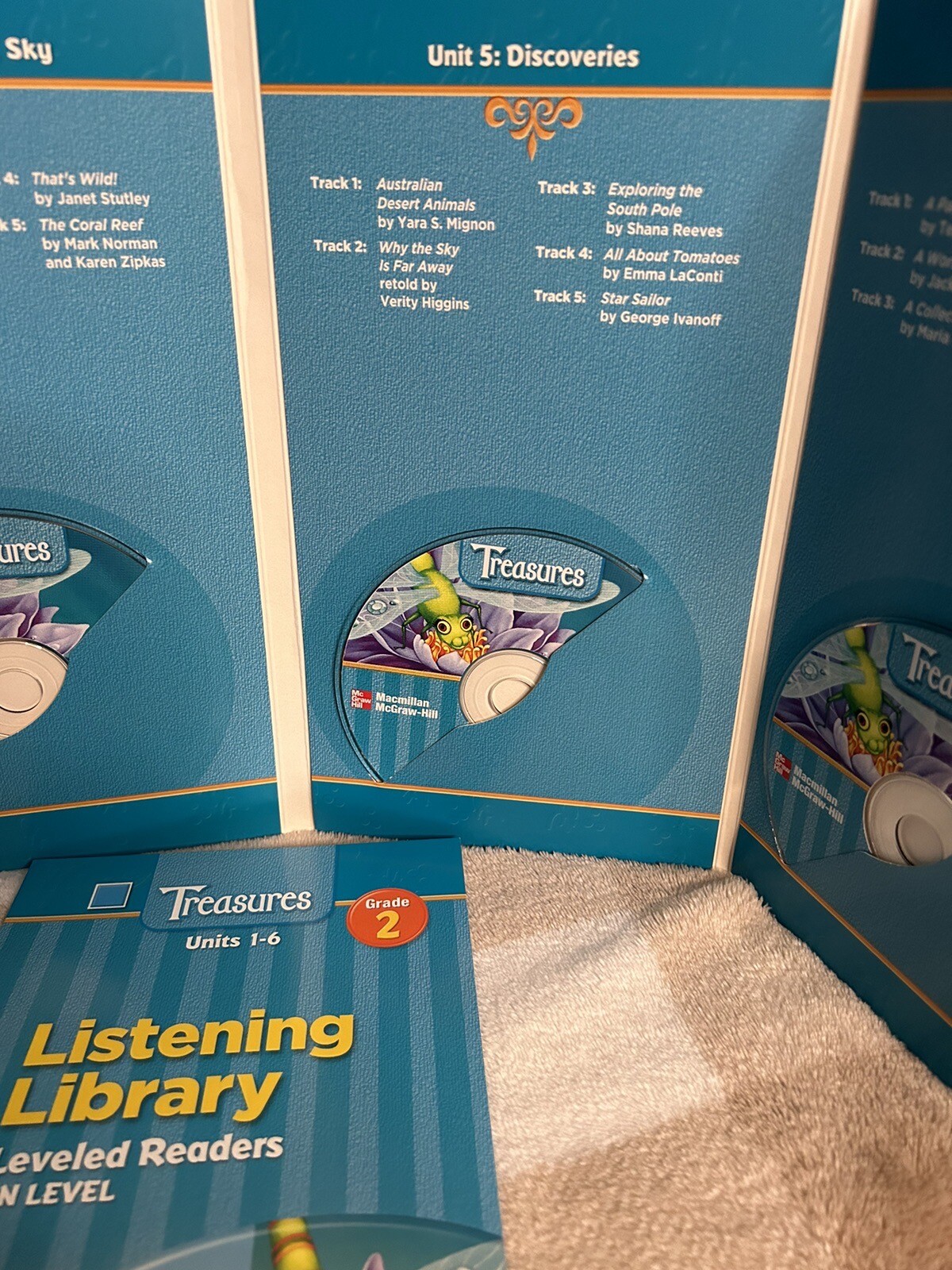 Macmillian/McGraw-Hill Treasures Listening Library Grade 2 Leveled Readers CDs