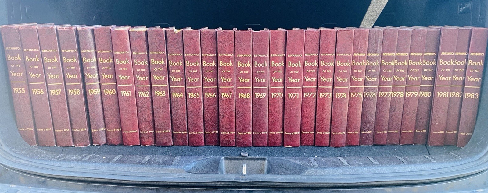Britannica Book Of The Year 1955-1983 Events From Hardback Leather Set Of 29
