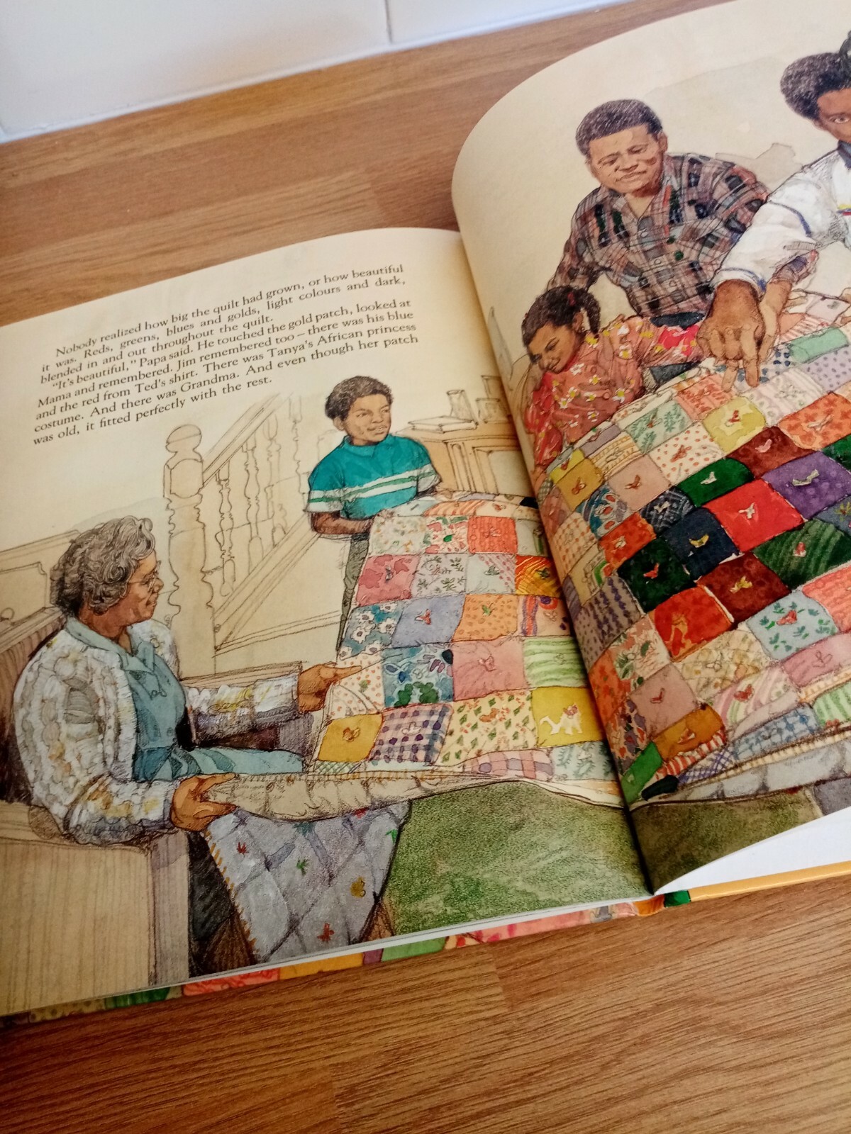 Vintage 1985 1st Edition The Patchwork Quilt, By Valerie Flournoy Hard Back