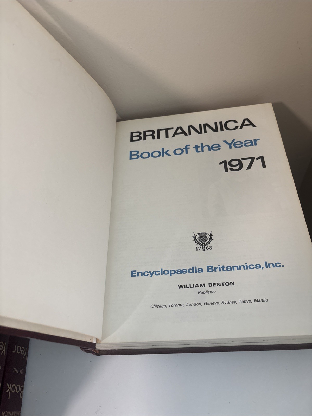 Britannica Book Of The Year 1965-1974 Events From Hardback Leather Set Of 10