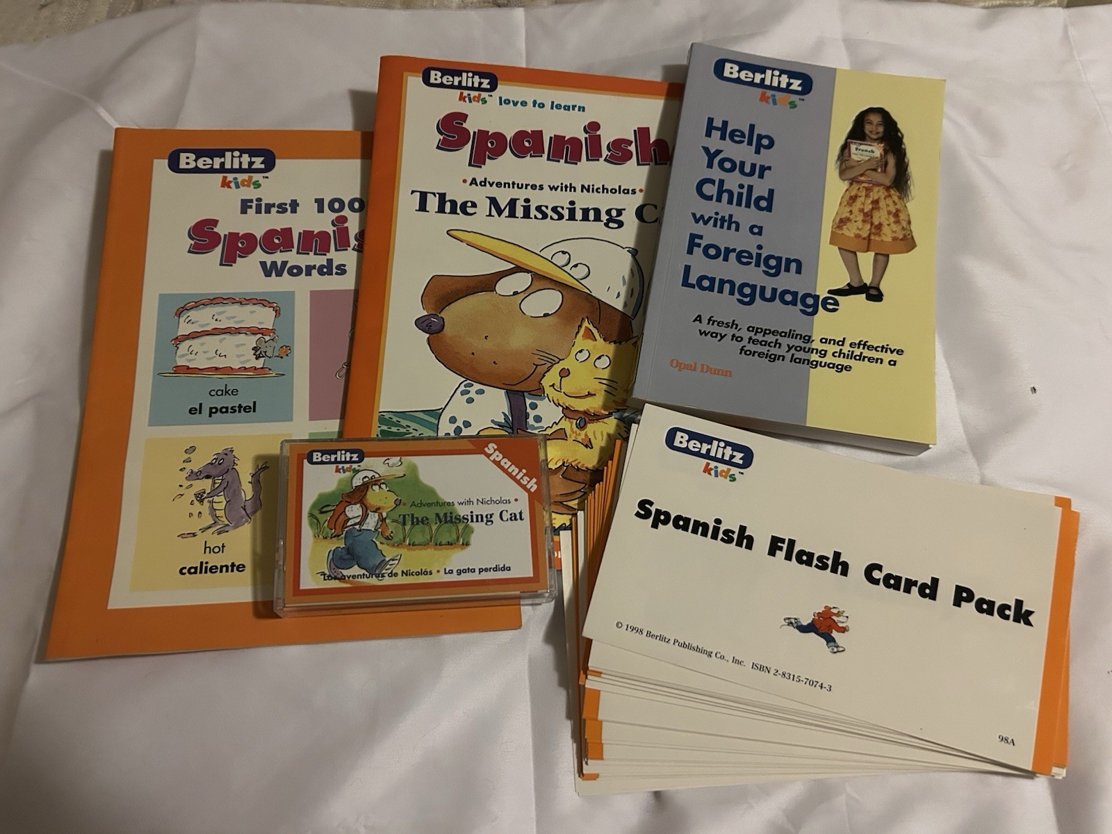 Berlitz Kids Spanish Set 1998 3 Books Cassette Tape Flash cards
