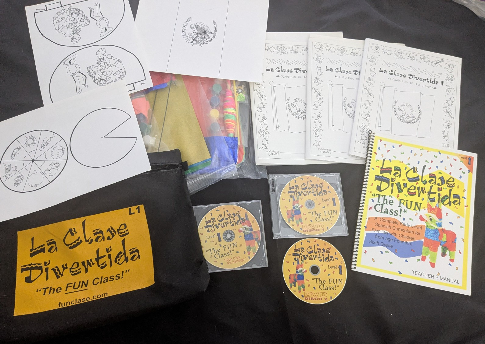 Elementary Spanish La Clase Divertida Complete Level 1 +Materials for 3 Students