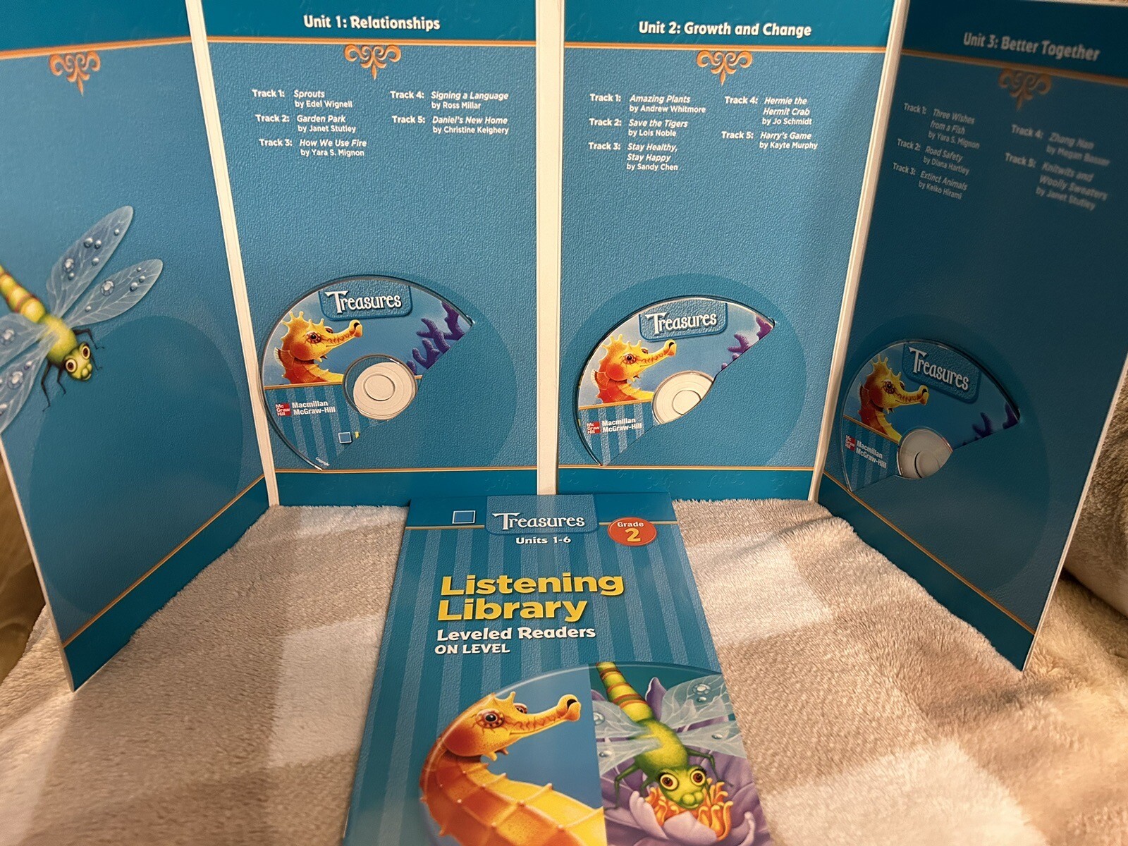 Macmillian/McGraw-Hill Treasures Listening Library Grade 2 Leveled Readers CDs
