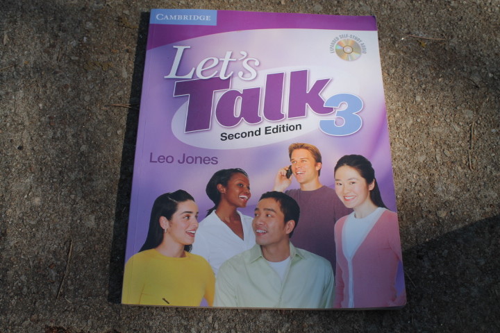 CAMBRIDGE LET’S TALK 3 – JONES, LEO