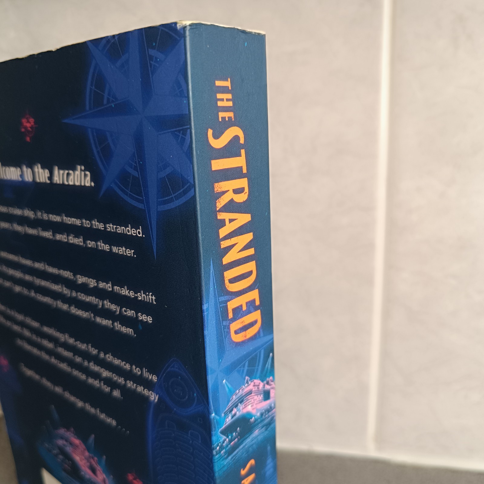 Pre-loved The Stranded by Sarah Daniels (Paperback Book)