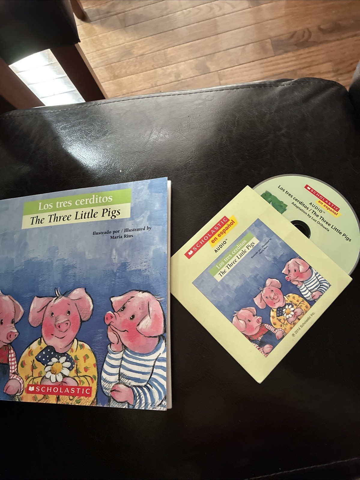 SPANISH & ENGLISH Childrens Book With Audio CD -LOS TRES CERDITOS 3 Little Pigs