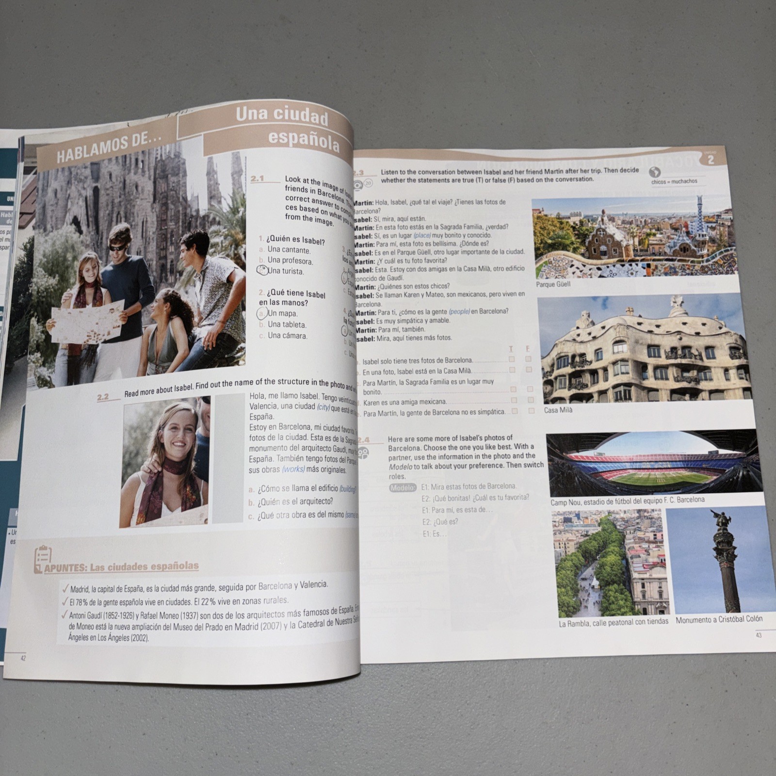 Entornos Student Workbooks (Two) Units 0-4 & Units 5-9 Also Included Mannahatta